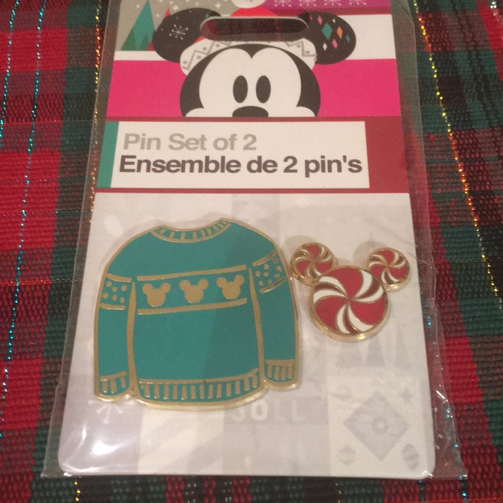 Disney pin set